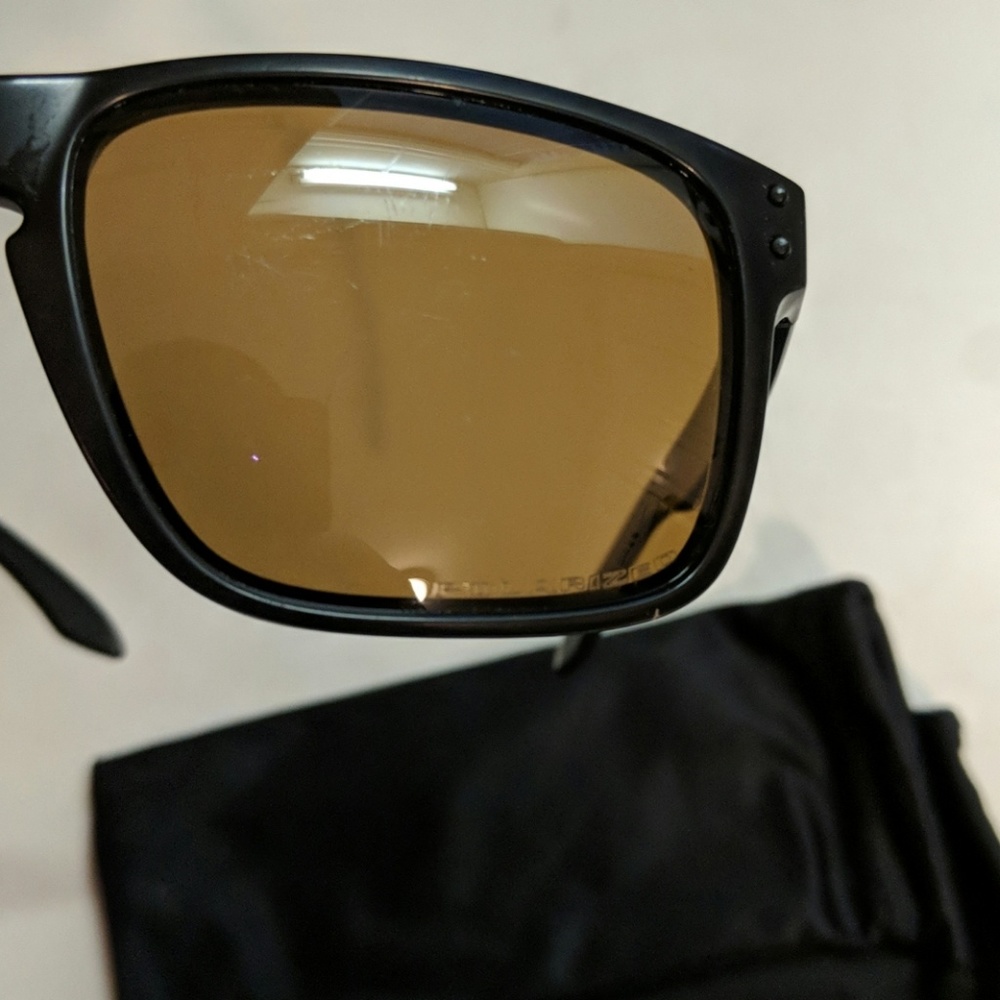 Oakley Holbrook Polarized sun glasses - Picture 3 of 4